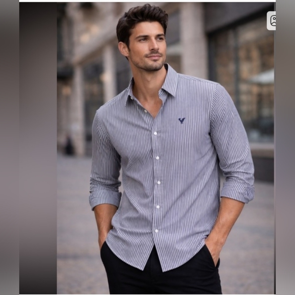 American Eagle Classic Fit Button Down Shirt Men's Large Blue White Striped Long